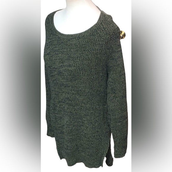 NWOT Victoria’s Secret Olive Green Long Sleeve Knit Crochet Tunic Sweater SMALL - Picture 4 of 16